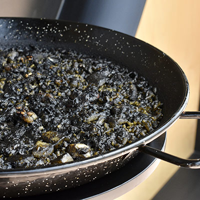 Arroz negro (nuestro senyoret con tinta)