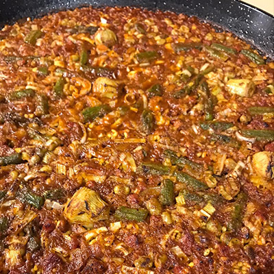 Pagès (alcachofa, habitas, trigueros y puntas de ibérico)